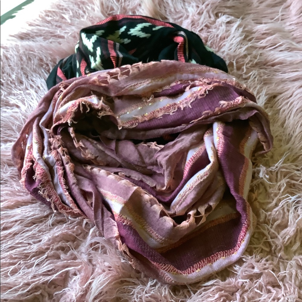 2 infinity scarves